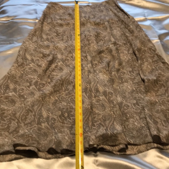 SOLD💰Paisley Silk Skirt - Picture 7 of 7